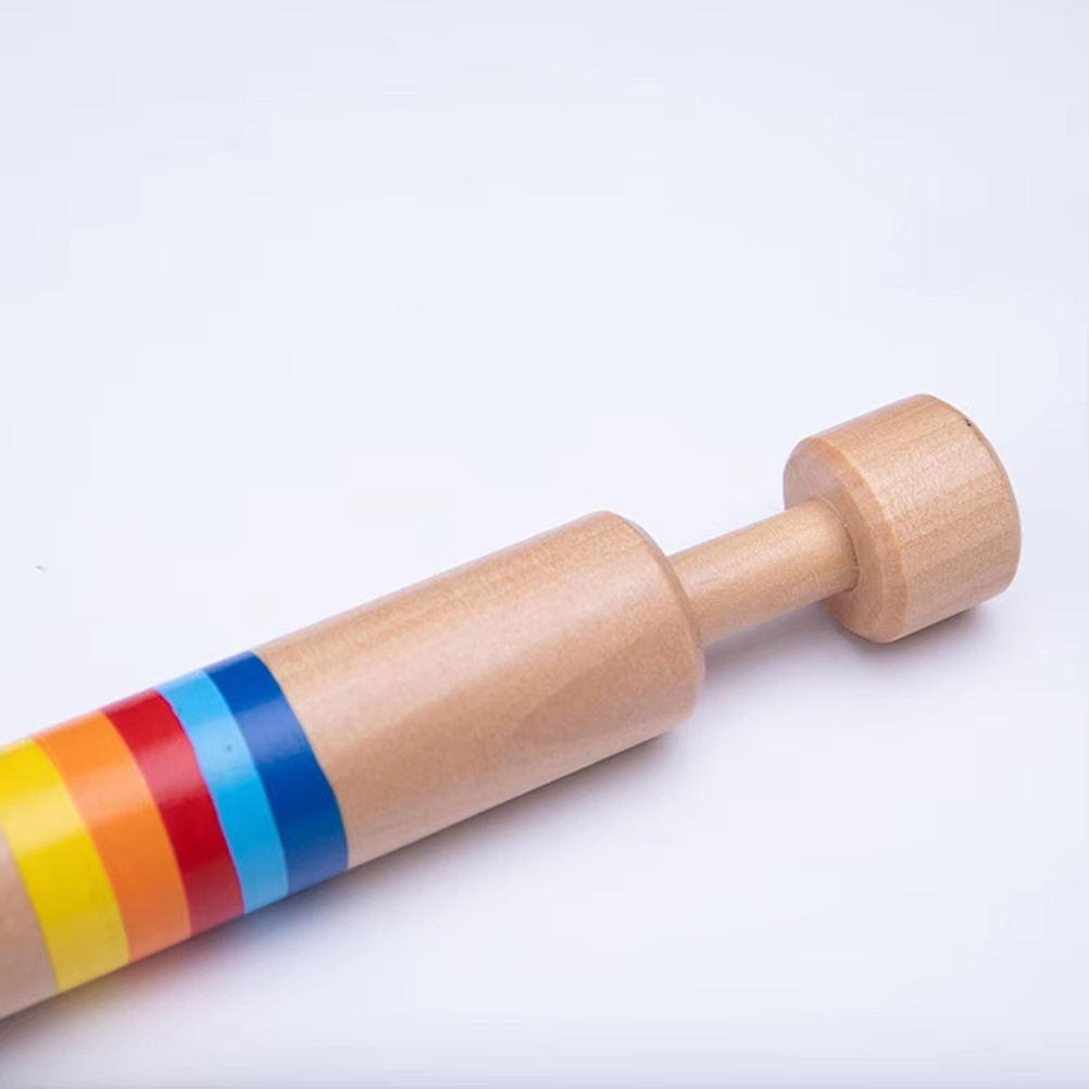 木製の滑り出し式ホイッスル – オルフ楽器、虹色のバンドが付 - Kids Without Education のレビューと価格